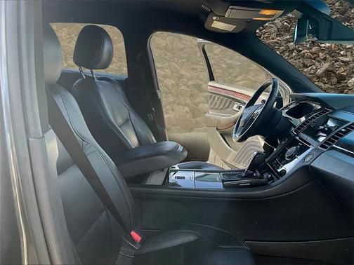 2018 Ford Taurus Limited