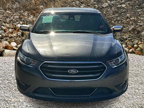 2018 Ford Taurus Limited