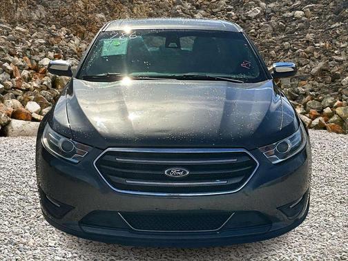 2018 Ford Taurus Limited