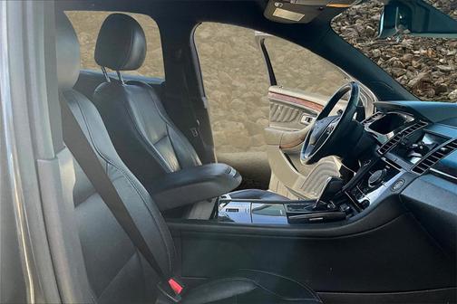 2018 Ford Taurus Limited