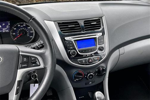 2012 Hyundai Accent SE
