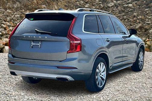 2016 Volvo XC90 T6 Momentum