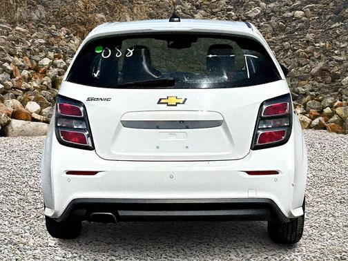 2020 Chevrolet Sonic FWD Hatchback 1FL 5-Door