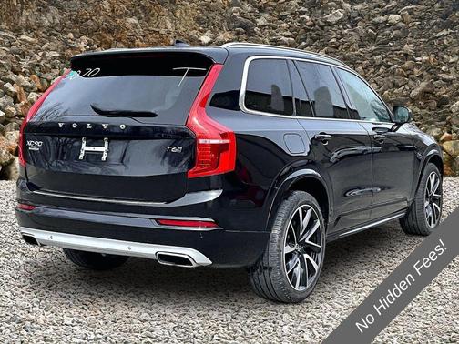 Onyx Black Metallic 2021 Volvo XC90 T6 Momentum