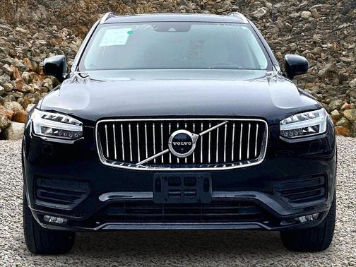 Onyx Black Metallic 2021 Volvo XC90 T6 Momentum
