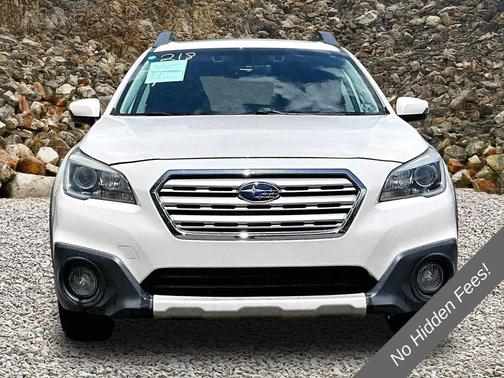 Crystal White Pearl 2017 Subaru Outback 3.6R Limited