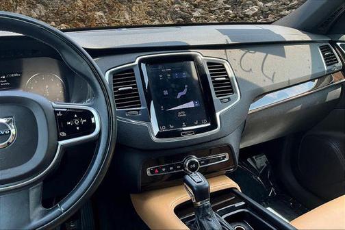 2019 Volvo XC90 T6 Momentum