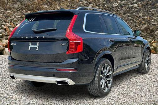 2019 Volvo XC90 T6 Momentum