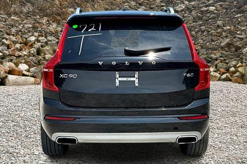 2019 Volvo XC90 T6 Momentum