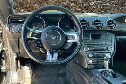 2016 Ford Mustang V6