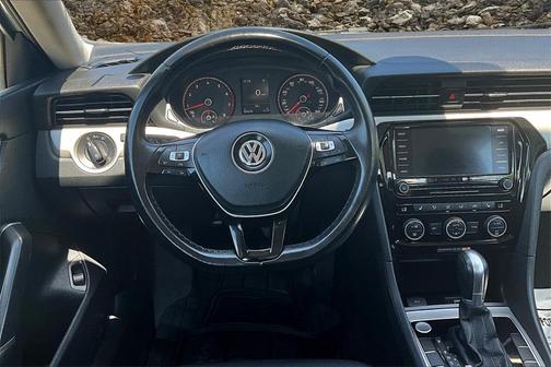 2020 Volkswagen Passat 2.0T SE