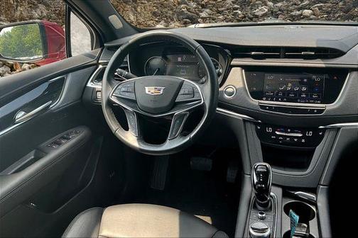 2022 Cadillac XT5 Premium Luxury