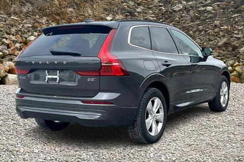 2022 Volvo XC60 Momentum