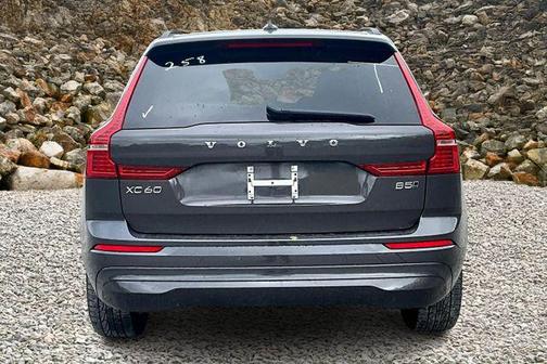 2022 Volvo XC60 Momentum