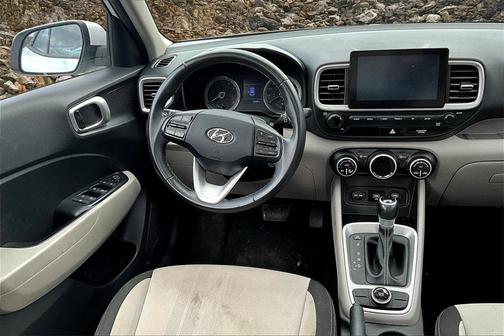 2020 Hyundai VENUE SEL