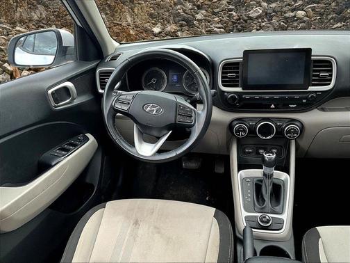 2020 Hyundai VENUE SEL