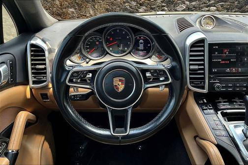 2018 Porsche Cayenne Platinum Edition