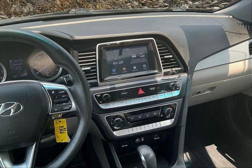 2018 Hyundai SONATA SE