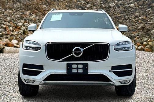2017 Volvo XC90 T6 Momentum