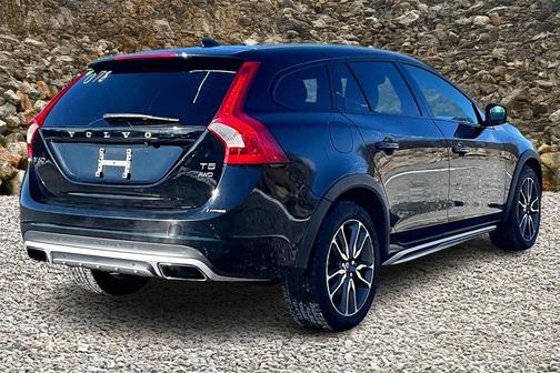 2016 Volvo V60 Cross Country T5