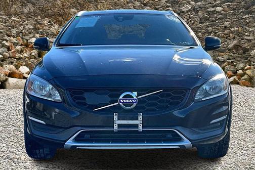 2016 Volvo V60 Cross Country T5