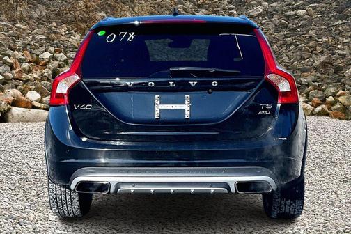 2016 Volvo V60 Cross Country T5