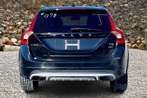 2016 Volvo V60 Cross Country T5