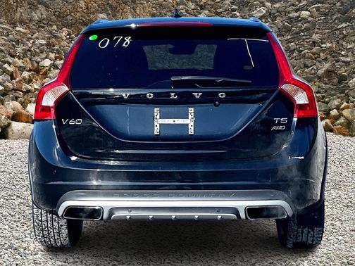 2016 Volvo V60 Cross Country T5