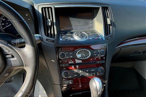 2014 INFINITI Q60 Base