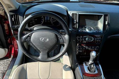 2014 INFINITI Q60 Base