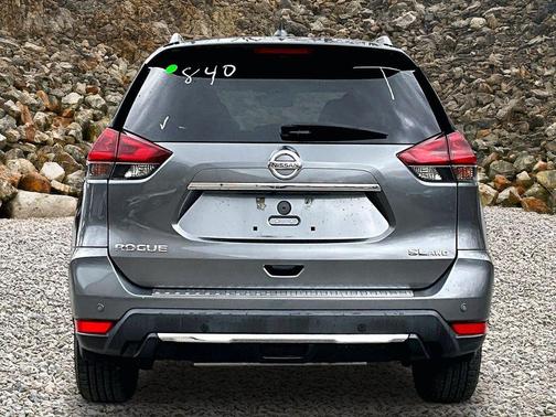 Gun Metallic 2019 Nissan Rogue SL