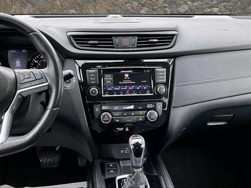 Gun Metallic 2019 Nissan Rogue SL