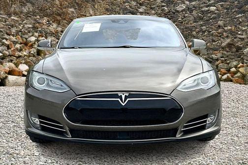 2015 Tesla Model S 90D