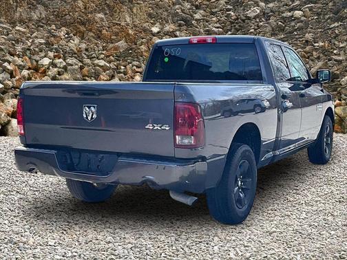 Granite Crystal Metallic Clearcoat 2018 RAM 1500 Express