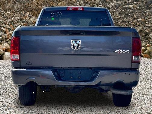 Granite Crystal Metallic Clearcoat 2018 RAM 1500 Express