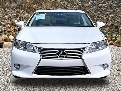 White 2013 Lexus ES 350 Base