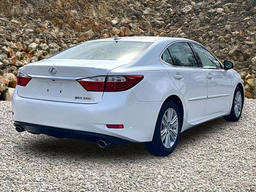 White 2013 Lexus ES 350 Base