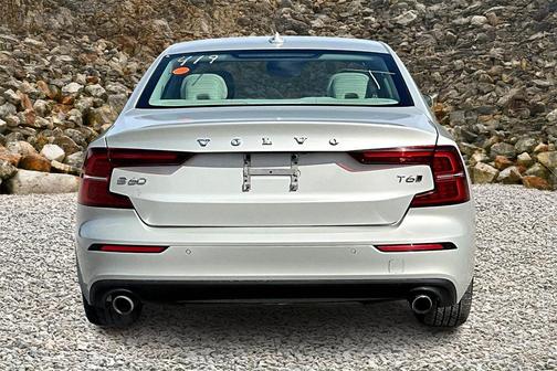 2019 Volvo S60 T6 Momentum