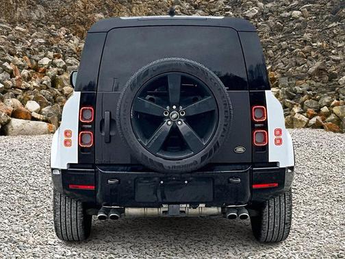 2022 Land Rover Defender 90 Carpathian Edition