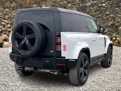 2022 Land Rover Defender 90 Carpathian Edition