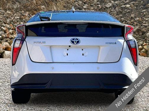 Blizzard Pearl 2016 Toyota Prius Four Touring