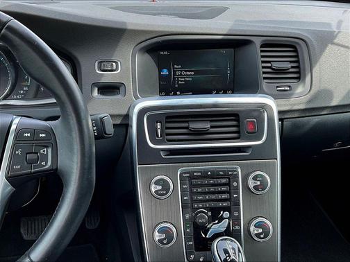 2015 Volvo S60 T5 Platinum