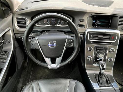 2015 Volvo S60 T5 Platinum