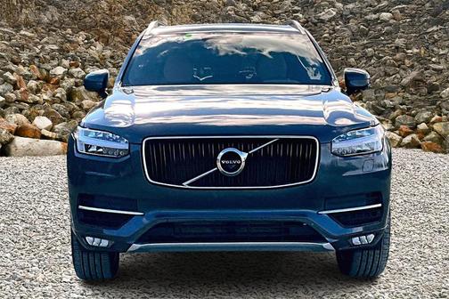 2018 Volvo XC90 T6 Momentum