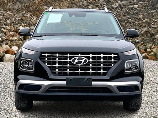 2022 Hyundai VENUE SEL