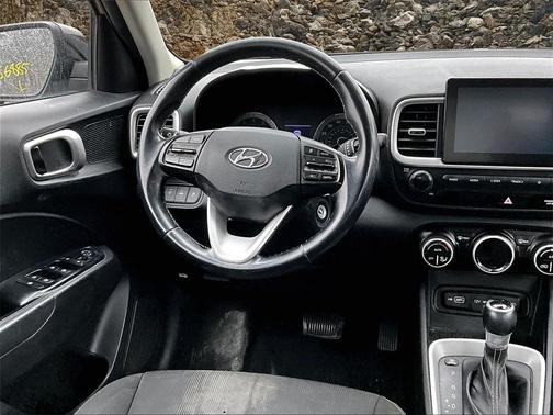 2022 Hyundai VENUE SEL
