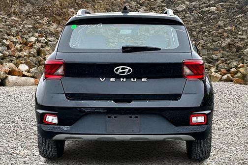 2022 Hyundai VENUE SEL
