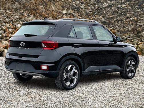 2022 Hyundai VENUE SEL