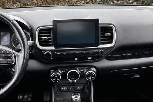 2022 Hyundai VENUE SEL