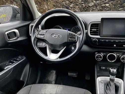 2022 Hyundai VENUE SEL